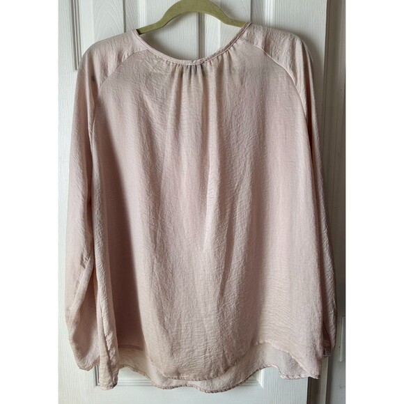 Coco + Carmen Champagne LS Lace Up V-Neck Blouse w/ glass seed beads Size XXL - Picture 2 of 9